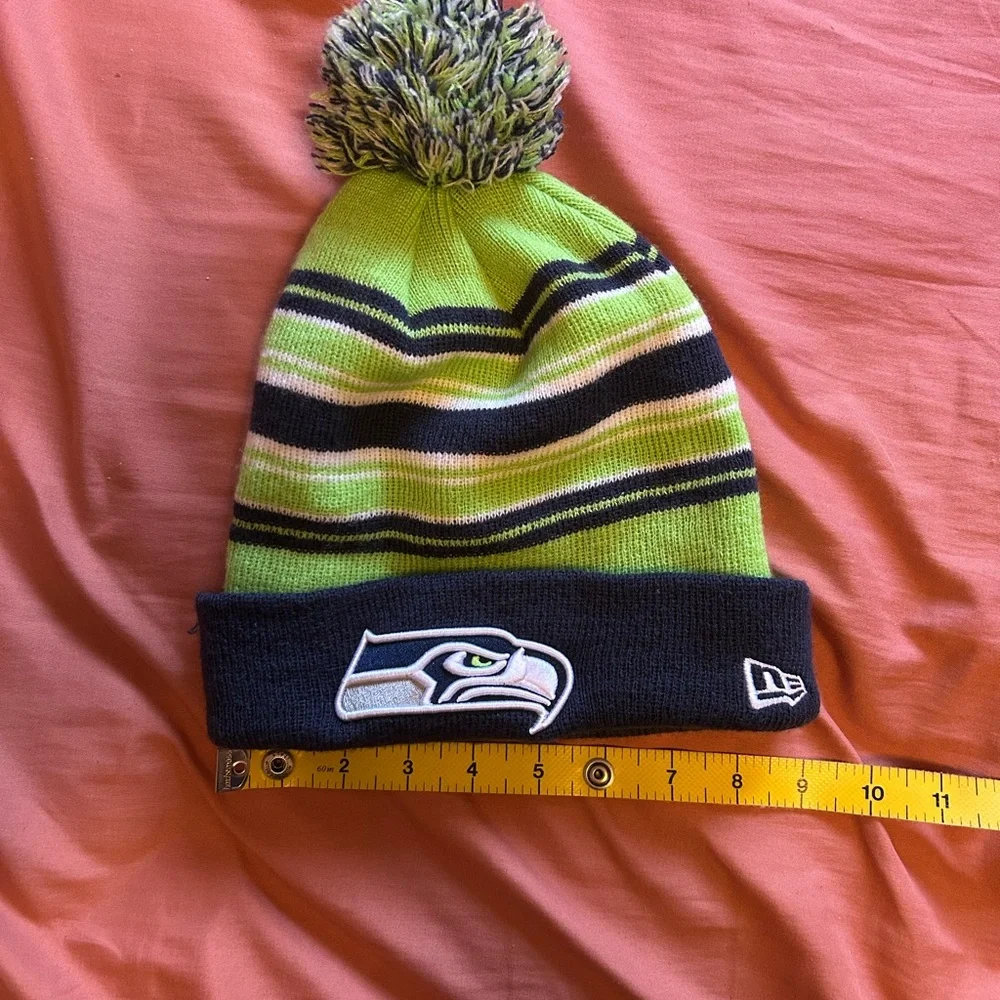 Seattle Seahawks Green and Blue Pom-Pom Beanie - Picture 8 of 8